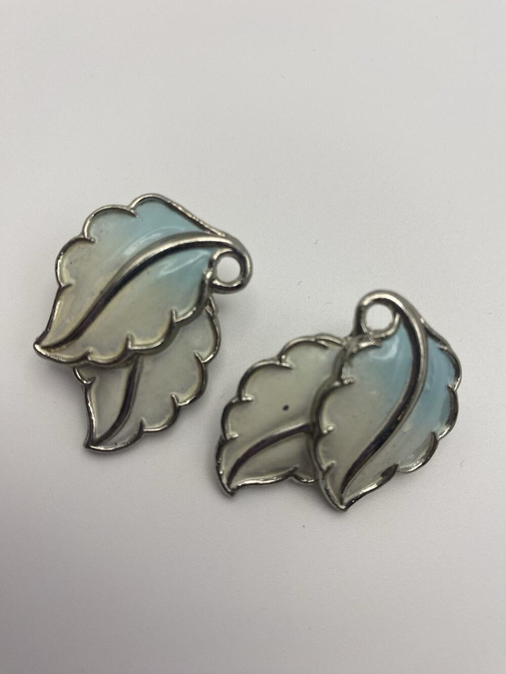 Vintage Silver Double Leaf Design Clip-on Earrings - Aqua Cream Silver